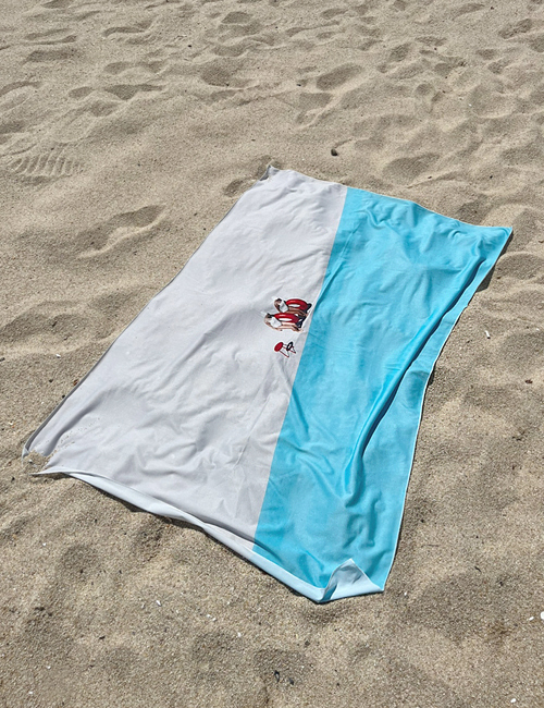 beach blanket (blue)